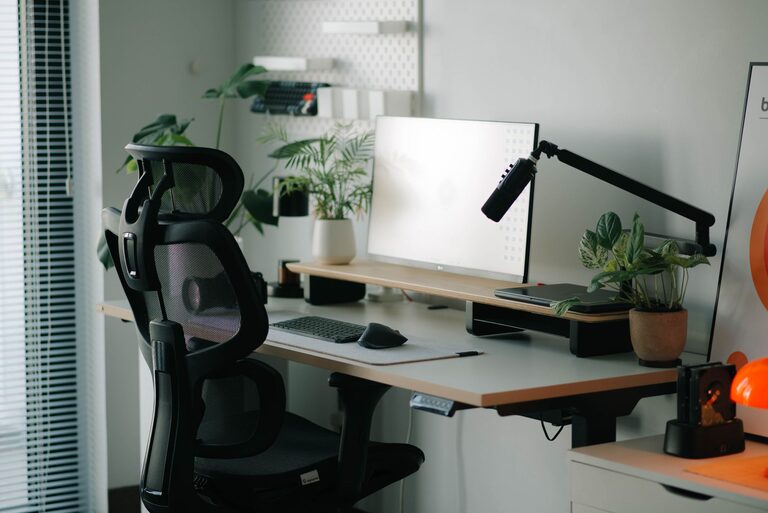 Tips for Creating an Inviting and Functional Home Office Space